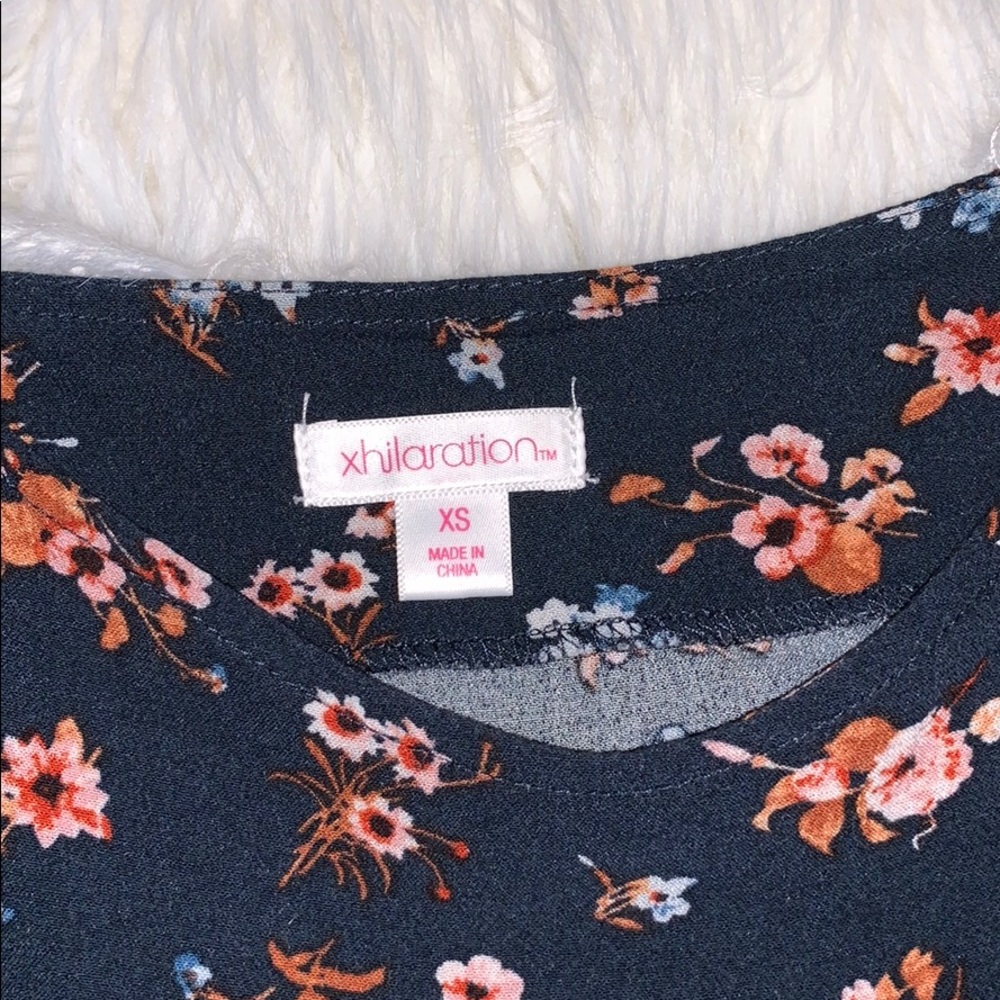 blouse - Picture 4 of 5